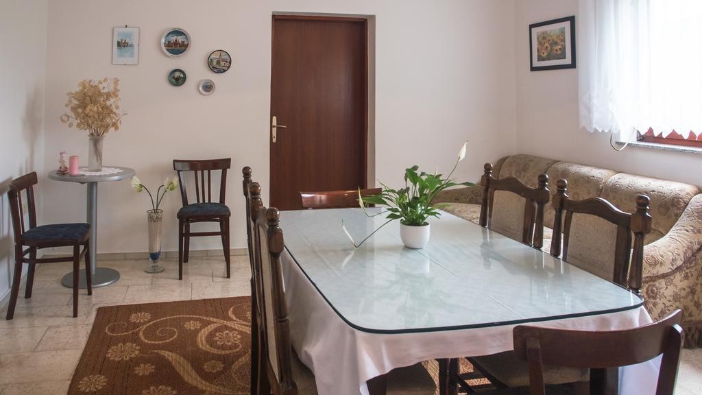 Guest House Hodak Rakovica Exterior foto