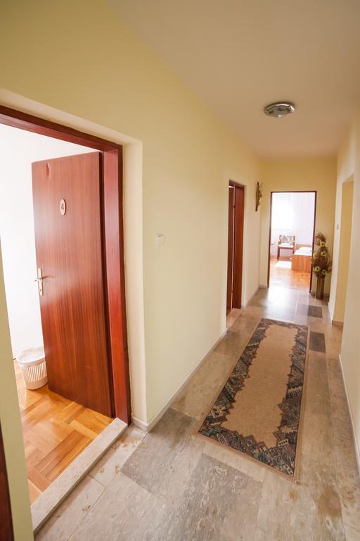 Guest House Hodak Rakovica Exterior foto